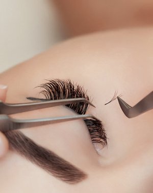 Lash extension